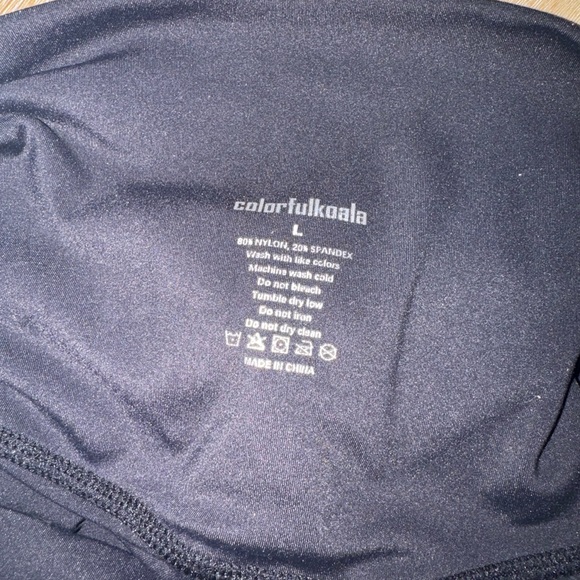 Sleek Black Women's Leggings - Picture 4 of 4